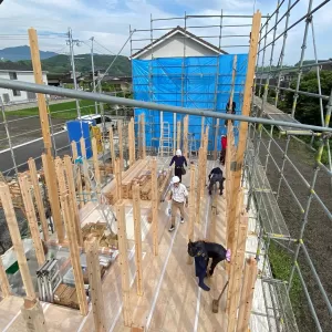 夏の上棟は、闘いだ！！のサムネイル