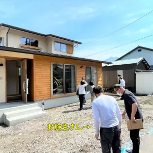 住まいの色味を揃えるのサムネイル