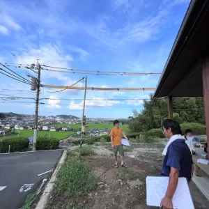 雑草が似合う外構？のサムネイル